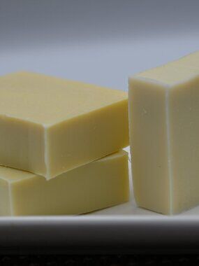 Le Luxe Lather, Luxury Artisan Soap, "Julia"..